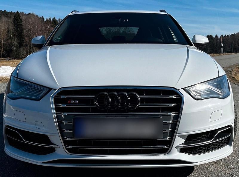 Gebraucht Audi S3 Ambiente 300 PS (220 kW) 2015 Weiß Limousine