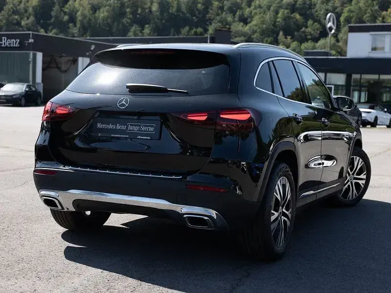 Gebraucht Mercedes GLA220 Progressive 190 PS (139 kW) 2025 Schwarz metalliclack kosmossch SUV