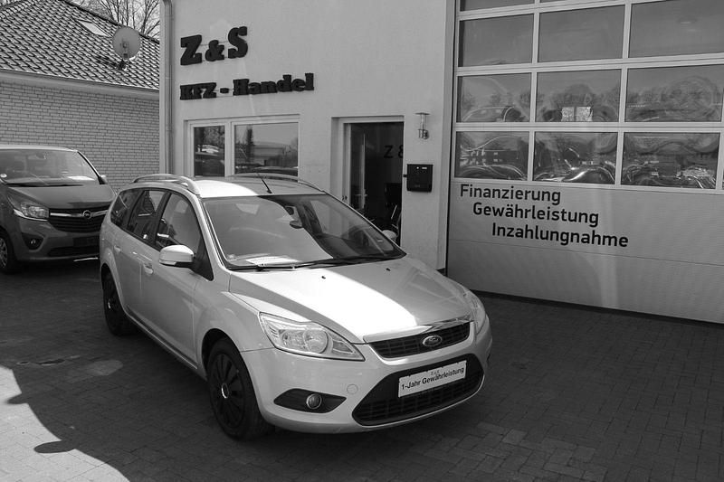 Gebraucht Ford Focus 101 PS (74 kW) 2010 Polarsilber metallic Kombi