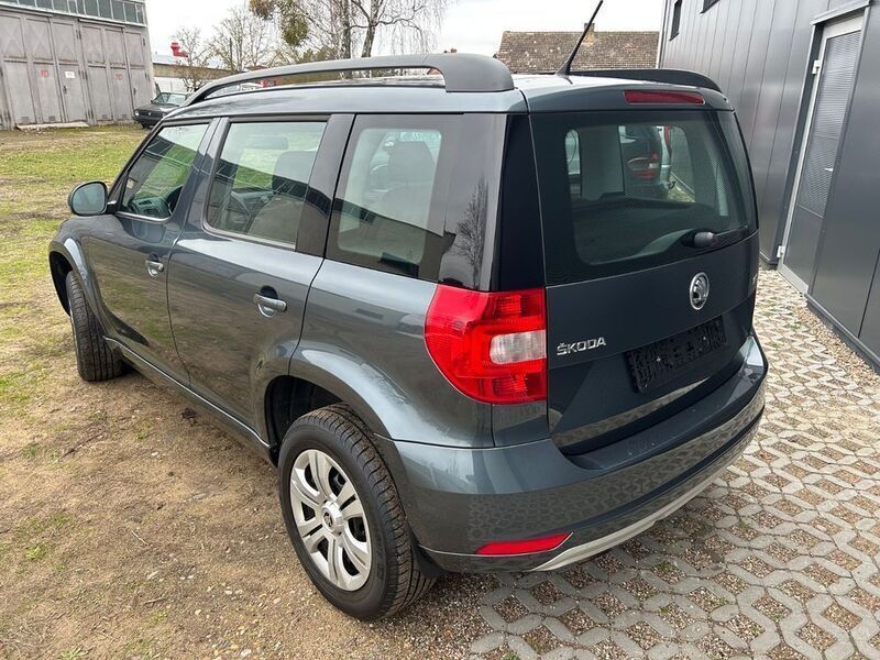 Gebraucht Skoda Yeti Active 105 PS (77 kW) 2014 Grau SUV