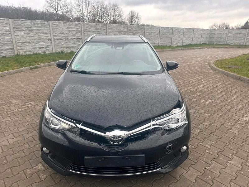Gebraucht Toyota Auris 115 PS (84 kW) 2017 Schwarz Kombi