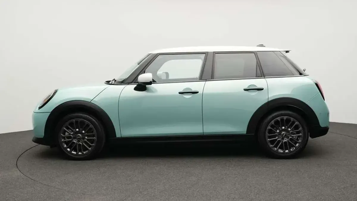 Gebraucht Mini Cooper S Classic 204 PS (150 kW) 2025 Grün Kleinwagen