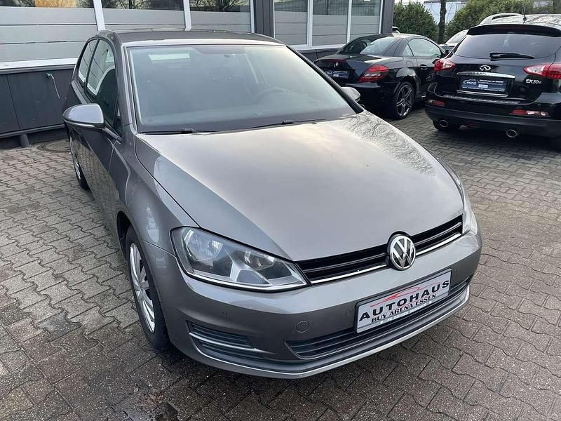 Gebraucht VW Golf VII Comfortline 110 PS (80 kW) 2014 Limestone grey metallic Limousine