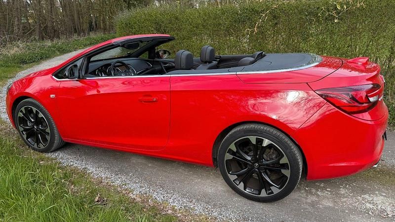 Gebraucht Opel Cascada Innovation 200 PS (147 kW) 2017 Rot Cabrio