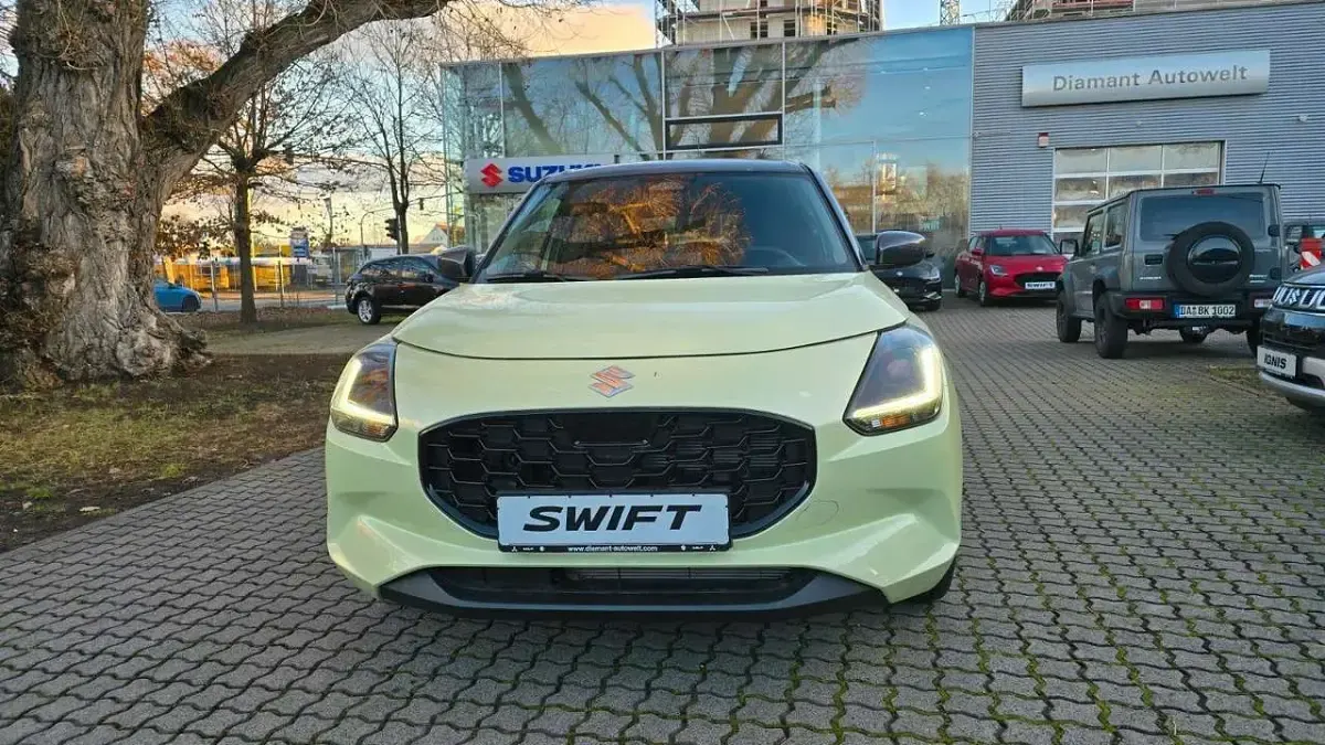 Neu Suzuki Swift Comfort+ 83 PS (61 kW) 2025 Gelb Limousine