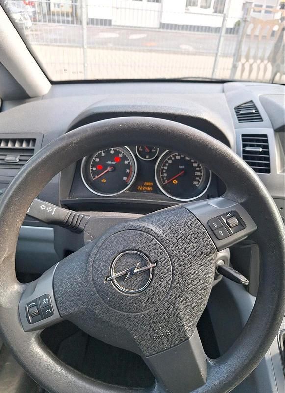 Gebraucht Opel Zafira 110 PS (80 kW) 2005 Van / Kleinbus
