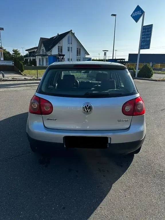 Gebraucht VW Golf IV Comfortline 116 PS (85 kW) 2005 Silber Limousine