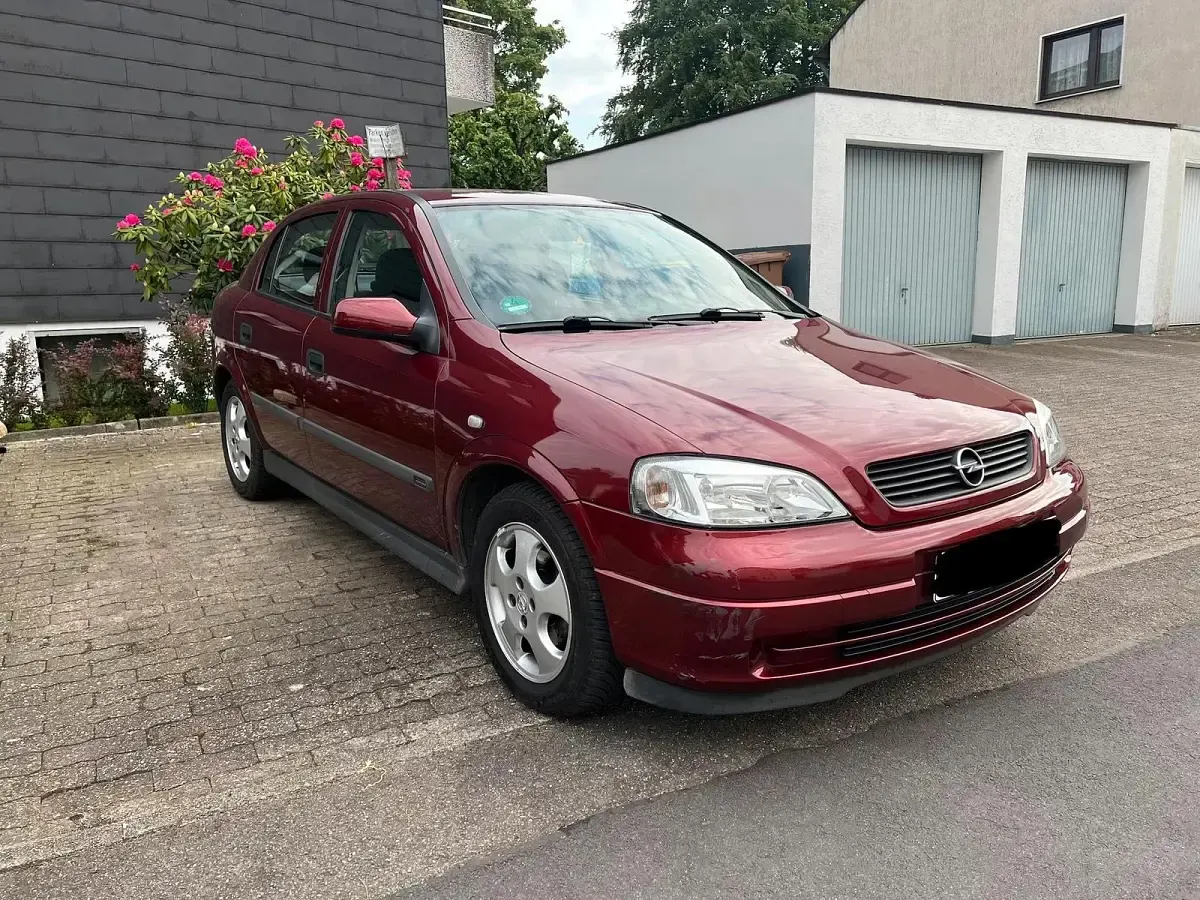 Gebraucht Opel Astra 75 PS (55 kW) 2000 Rot Limousine