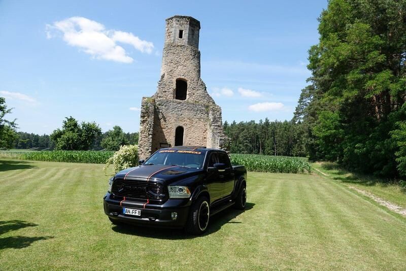 Gebraucht Dodge Ram 401 PS (294 kW) 2014 Schwarz Abholung