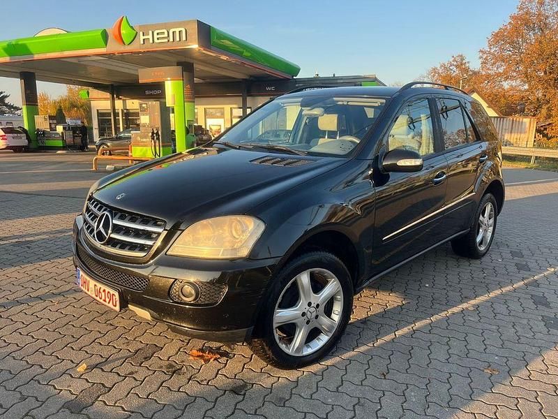 Schwarz Gebraucht 2006 Mercedes ML320 SUV | 2.999 € (Fairer Preis) - Bild 1/4