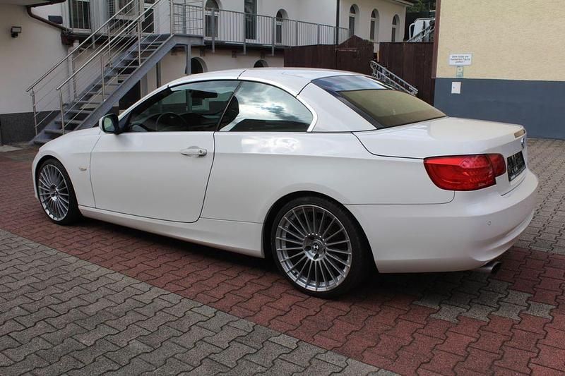 Gebraucht BMW 318 Cabriolet Comfort Edition 143 PS (105 kW) 2012 Weiß Cabrio