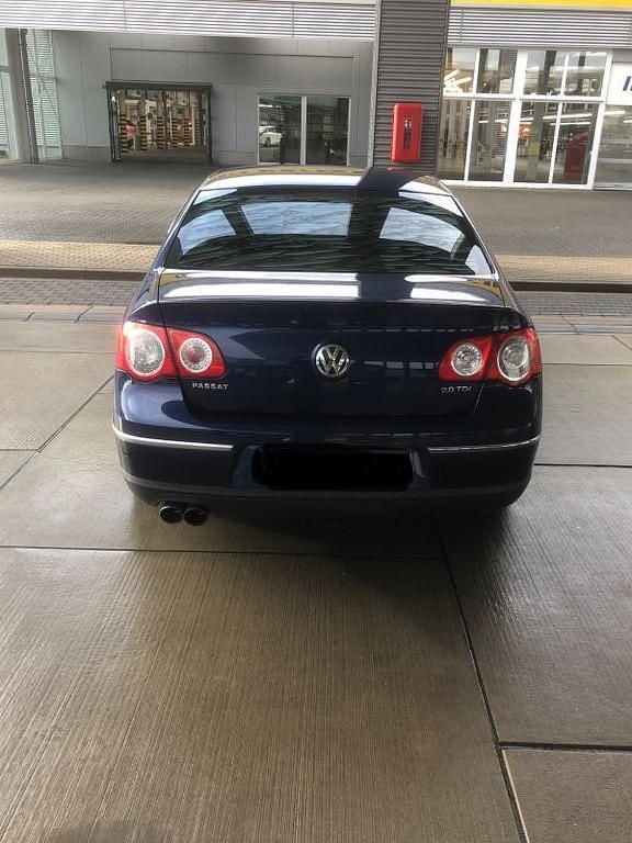Gebraucht VW Passat Comfortline 140 PS (102 kW) 2008 Blau Limousine