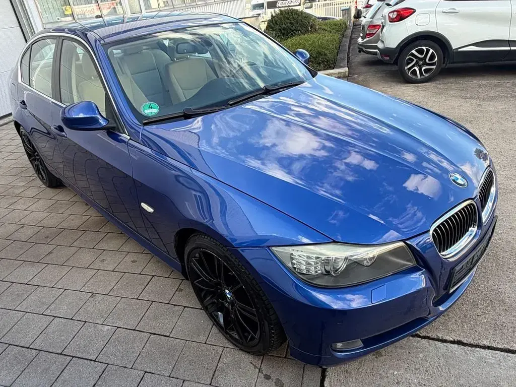 Gebraucht BMW 325 Comfort Edition 218 PS (160 kW) 2008 Blau Limousine