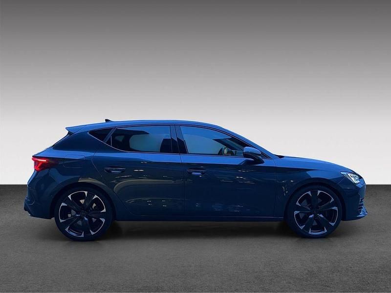 Second-hand Cupra Leon VZ 300 CP (220 kW) 2024 Gri Berlinǎ