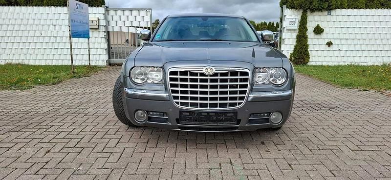 Grau Gebraucht 2010 Chrysler 300C Limousine | 2.850 € (Superpreis) - Bild 1/4