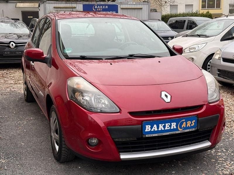 Gebraucht Renault Clio III Dynamique 75 PS (55 kW) 2011 Rot Limousine
