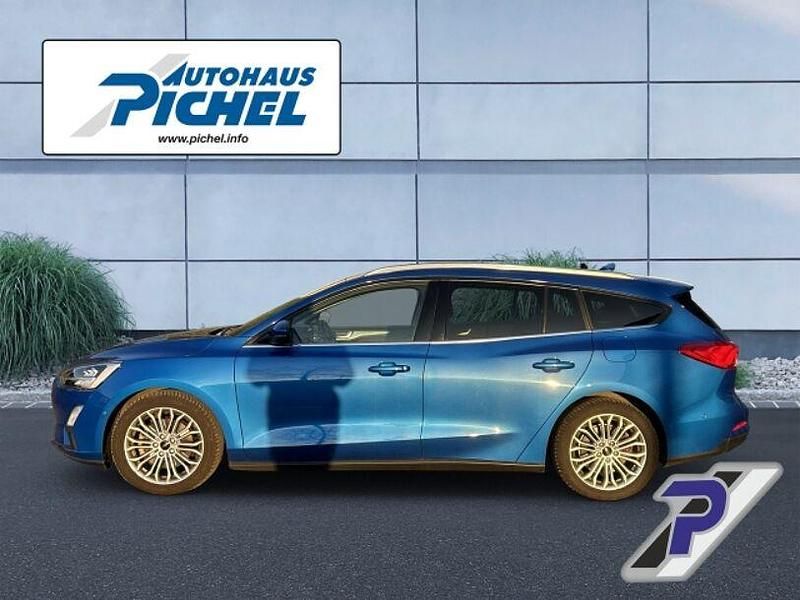 Gebraucht Ford Focus Titanium 125 PS (91 kW) 2018 Blau Kombi