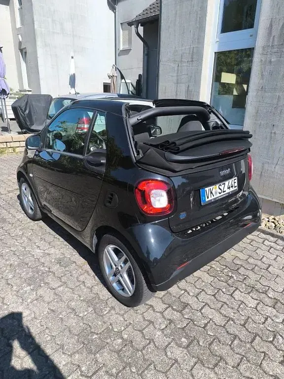 Gebraucht Smart ForTwo Electric Drive 60 kW (82 PS) 2023 Schwarz Cabrio