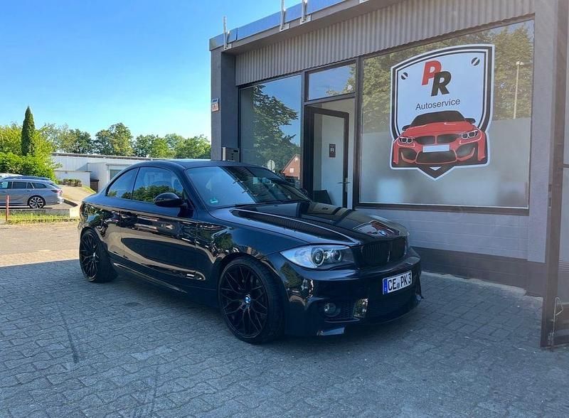 Schwarz Gebraucht 2009 BMW 123 M Sport Kleinwagen | 6.500 € (Teuer) - Bild 1/4