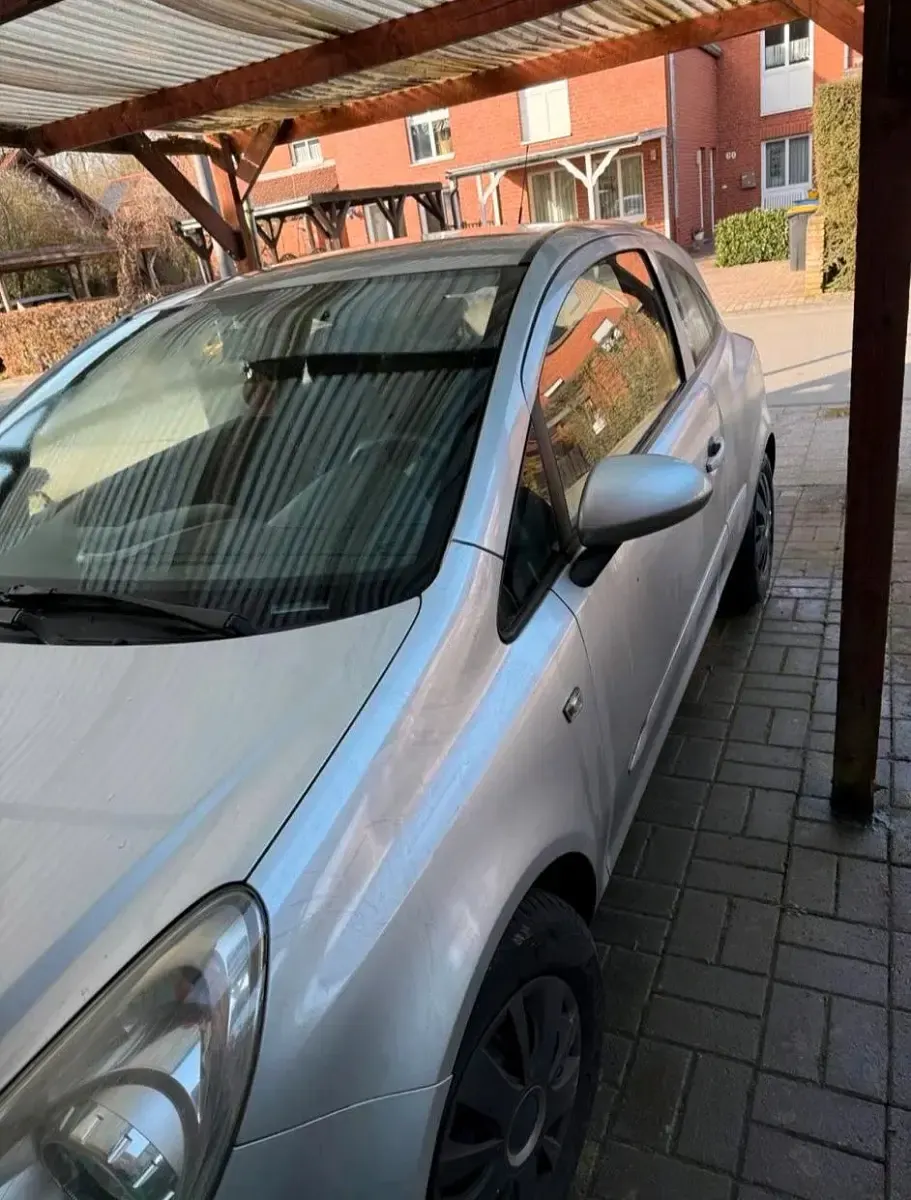 Second-hand Opel Corsa 60 CP (44 kW) 2007 Argintiu Hatchback