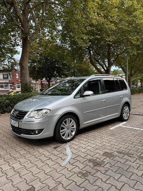 Silber Gebraucht 2008 VW Touran Van / Kleinbus | 3.599 € (Fairer Preis) - Bild 1/4