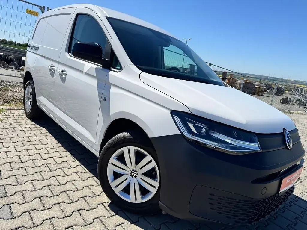 Second-hand VW Caddy 122 CP (89 kW) 2024 Alb Monovolum