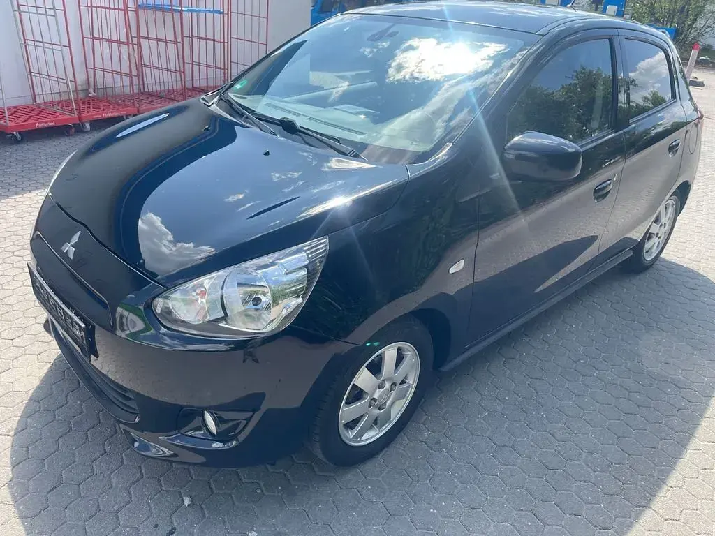 Gebraucht Mitsubishi Space Star 80 PS (58 kW) 2014 Schwarz Van / Kleinbus