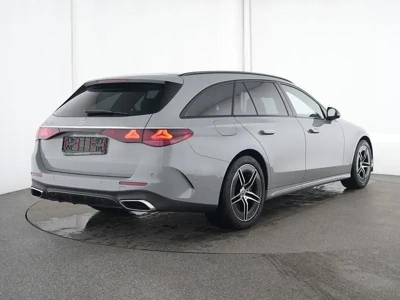 Second-hand Mercedes E300 Premium 204 CP (150 kW) 2025 Gri Break