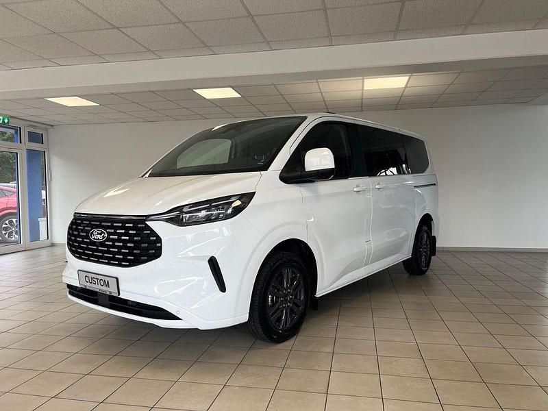 Gebraucht Ford Tourneo Titanium 136 PS (100 kW) 2025 Weiß Van / Kleinbus