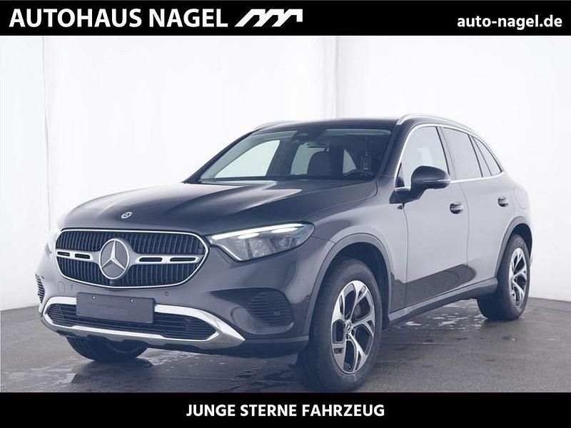Lack graphitgrau (metallic) Gebraucht 2024 Mercedes GLC300e Avantgarde SUV | 62.489 € (Guter Preis) - Bild 1/4