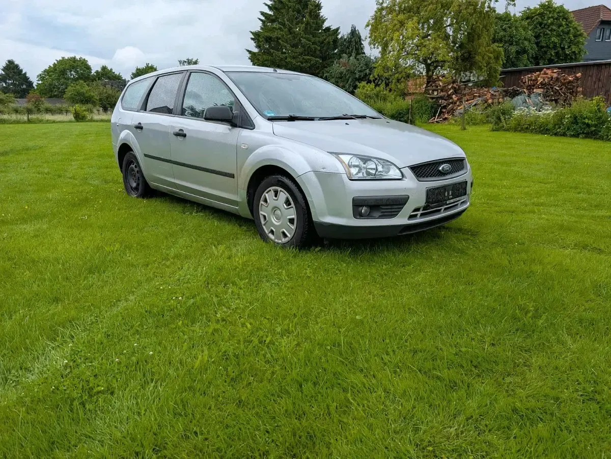 Gebraucht Ford Focus 80 PS (58 kW) 2005 Silber Kombi