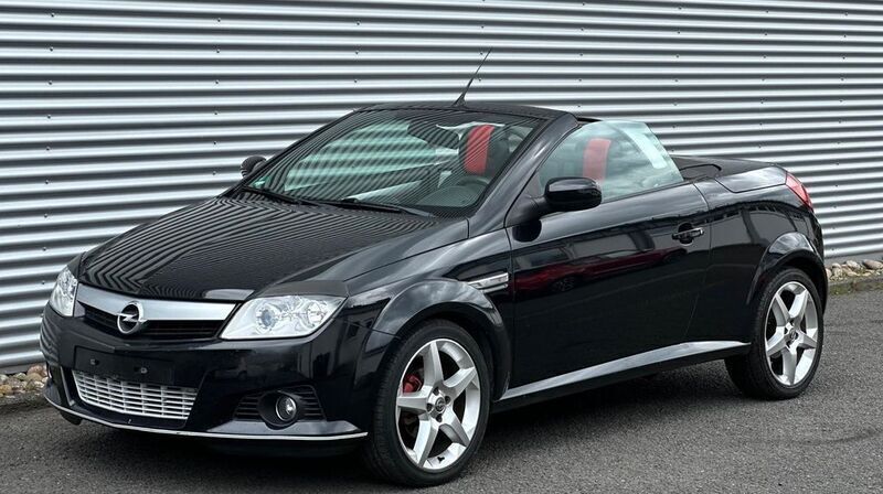 Schwarz Gebraucht 2005 Opel Tigra Cosmo Cabrio | 2.700 € (Fairer Preis) - Bild 1/4