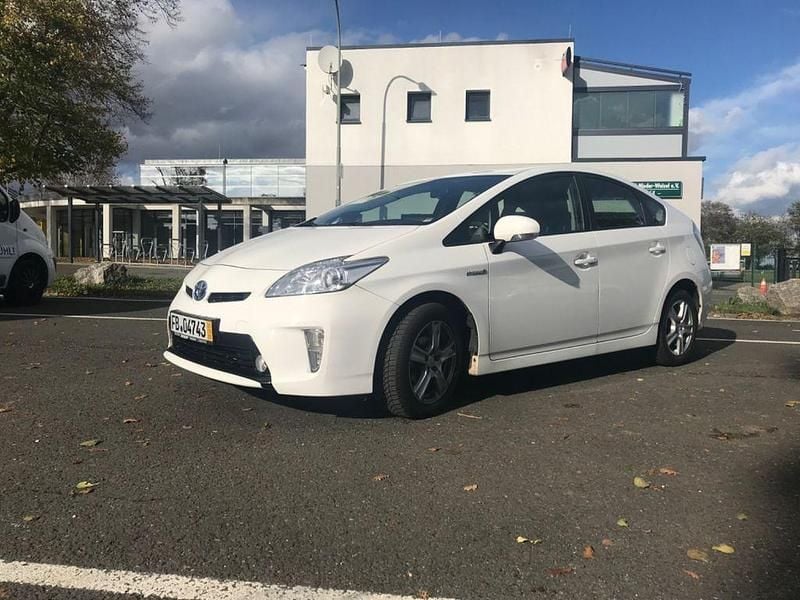 Weiß Gebraucht 2012 Toyota Prius Life Limousine | 14.100 € - Bild 1/4