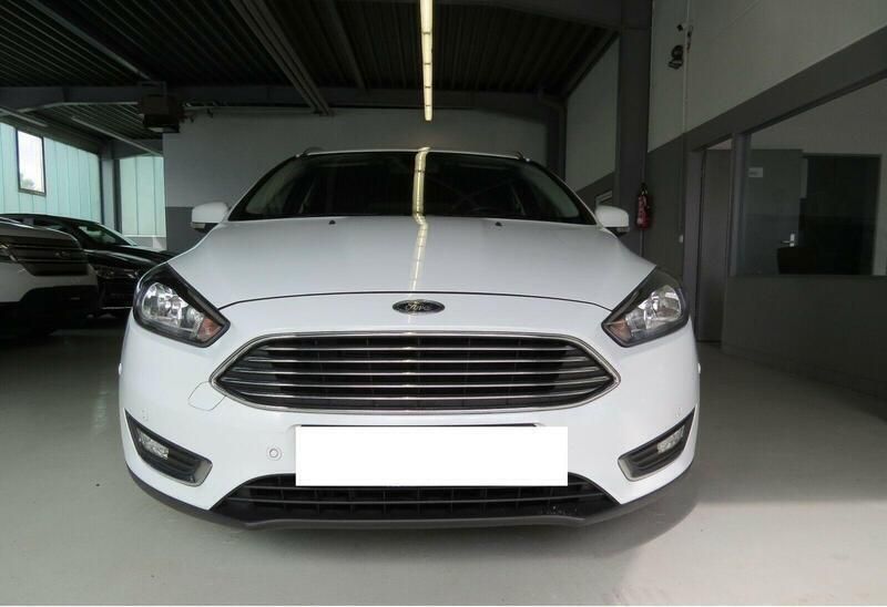 Weiß Gebraucht 2016 Ford Focus Titanium Kombi | 7.400 € (Guter Preis) - Bild 1/4