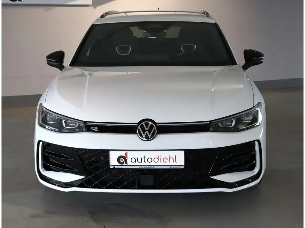 Gebraucht VW Passat R-line 150 PS (110 kW) 2025 Weiß Kombi