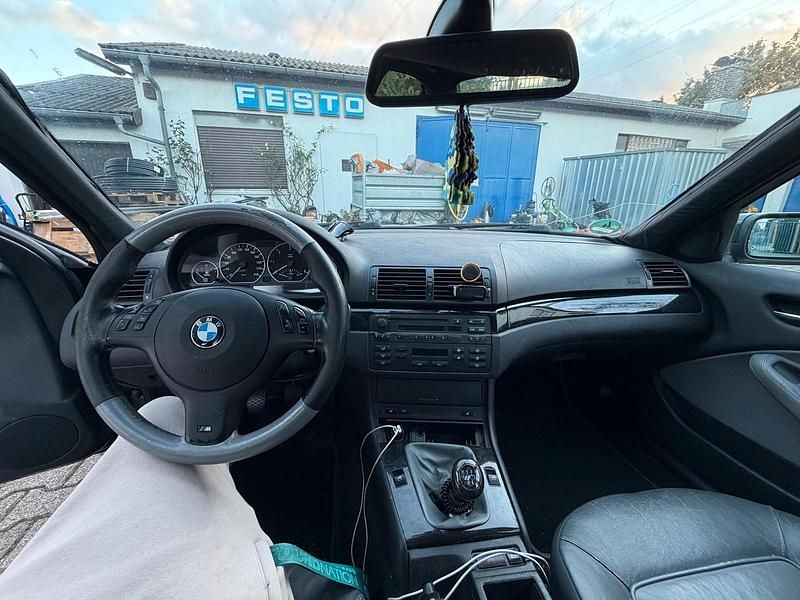 Gebraucht BMW 320 150 PS (110 kW) 2004 Schwarz Limousine