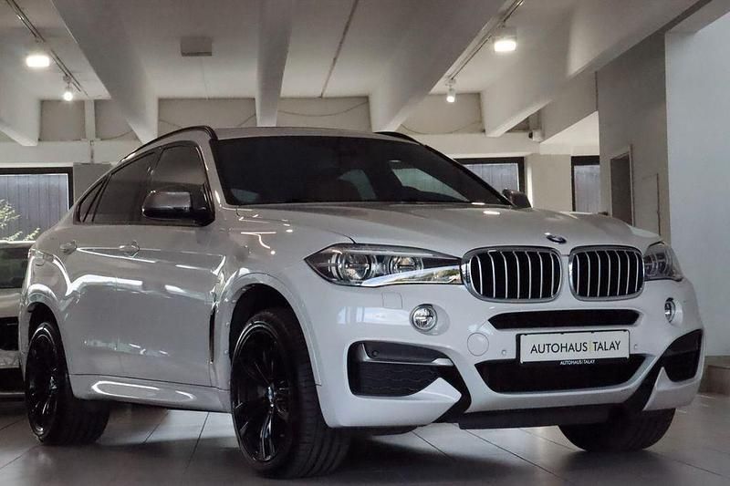 Alpinweiss iii Gebraucht 2019 BMW X6 M50 M Sport SUV | 54.880 € - Bild 1/4