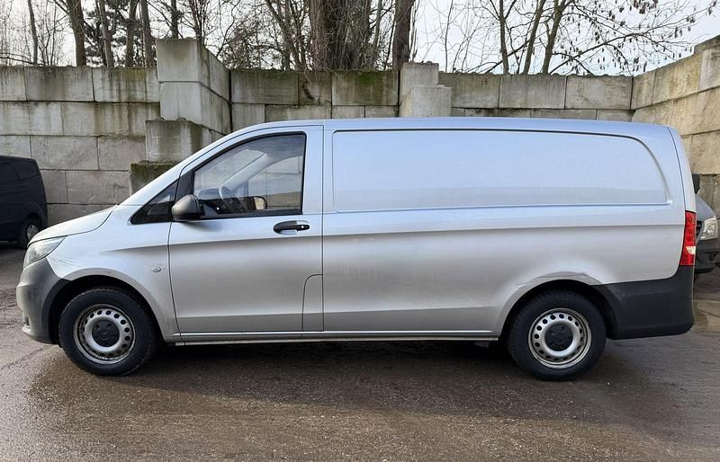 Gebraucht Mercedes Vito 102 PS (75 kW) 2020 Silber Van