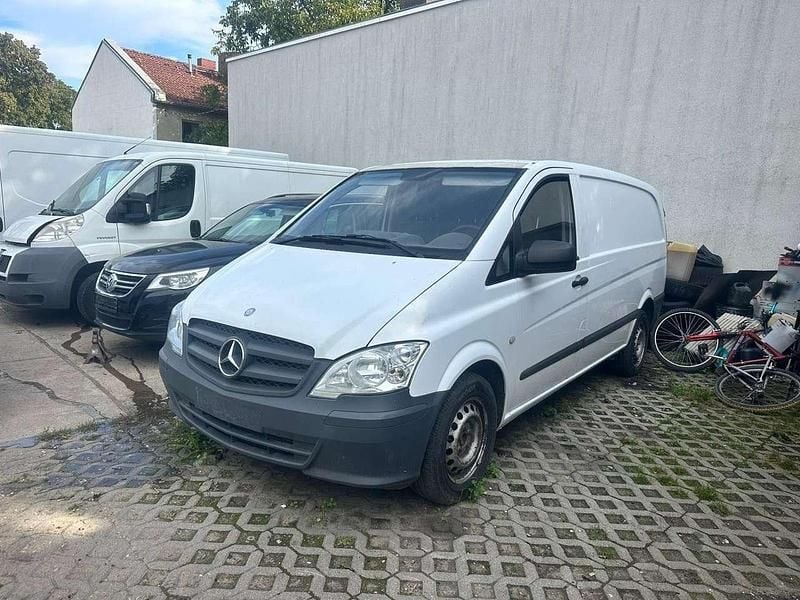 Arktikweiss Gebraucht 2012 Mercedes Vito Van / Kleinbus | 2.900 € - Bild 1/4
