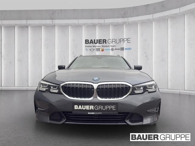 Gebraucht BMW 330e Sport Line 252 PS (185 kW) 2022 Grau Kombi