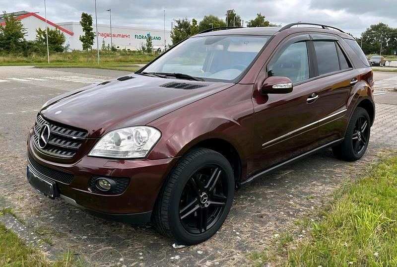 Rot Gebraucht 2006 Mercedes ML350 SUV | 8.500 € - Bild 1/4