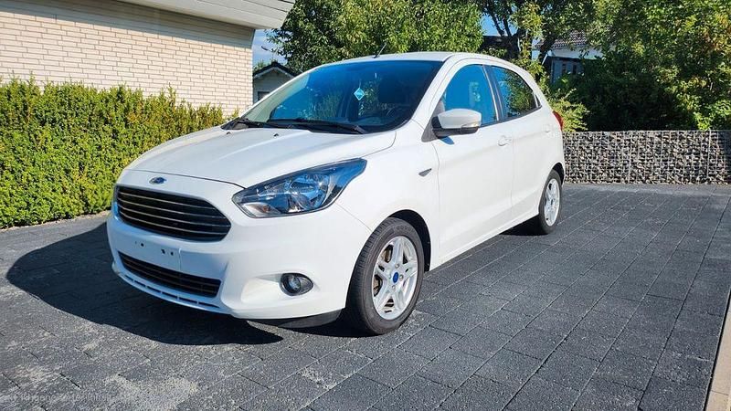 Weiß Gebraucht 2017 Ford Ka Kleinwagen | 6.700 € (Superpreis) - Bild 1/4