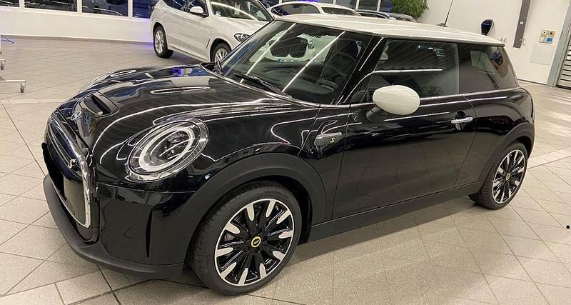 Gebraucht Mini Cooper SE Classic 135 kW (184 PS) 2022 Schwarz Kleinwagen