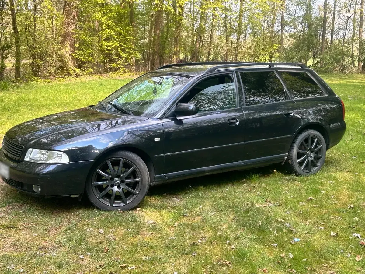 Używany Audi A4 150 KM (110 kW) 2000 Czarny Kombi