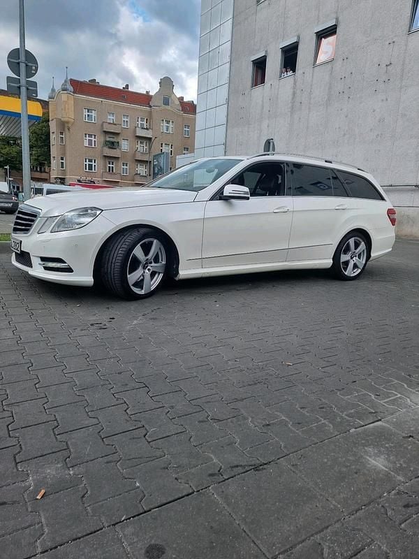 Gebraucht Mercedes E300 231 PS (169 kW) 2012 Weiß Kombi