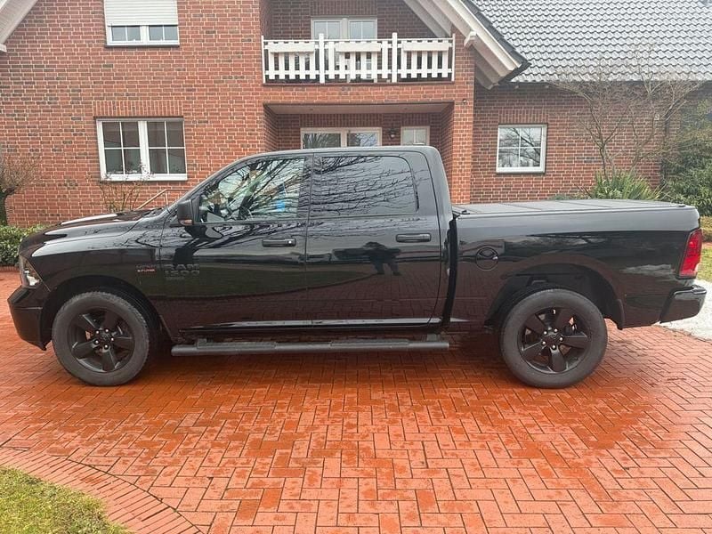 Gebraucht Dodge Ram 401 PS (294 kW) 2024 Schwarz Pickup