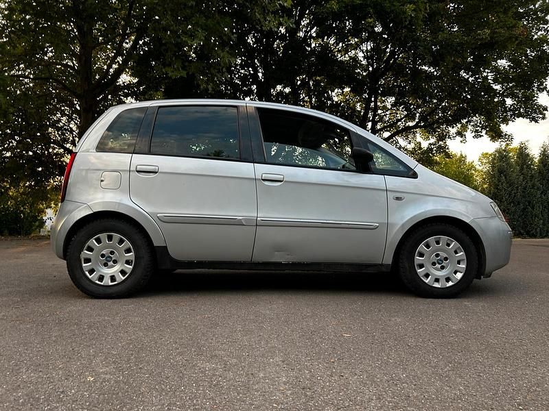 Gebraucht Fiat Idea 100 PS (73 kW) 2003 Silber Van / Kleinbus