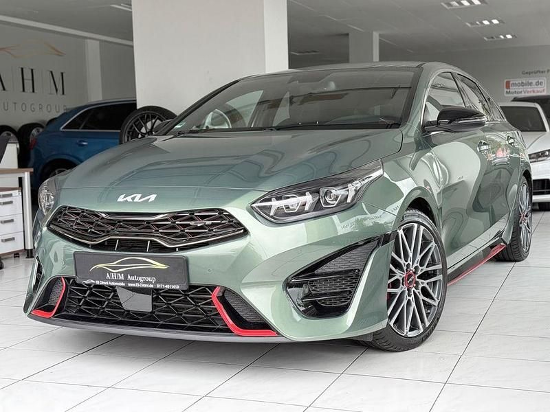 Grün Gebraucht 2022 Kia ProCeed Kleinwagen | 25.990 € (Fairer Preis) - Bild 1/4
