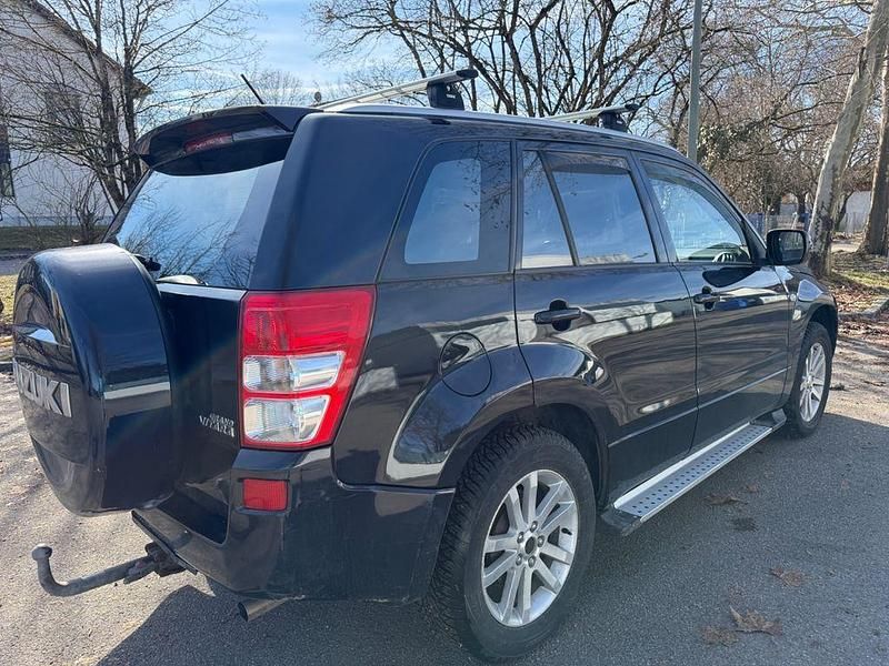 Gebraucht Suzuki Grand Vitara Club 140 PS (102 kW) 2008 Schwarz SUV