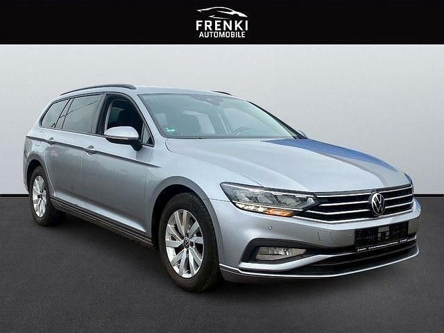 Silber Gebraucht 2021 VW Passat Kombi | 17.999 € (Fairer Preis) - Bild 1/4
